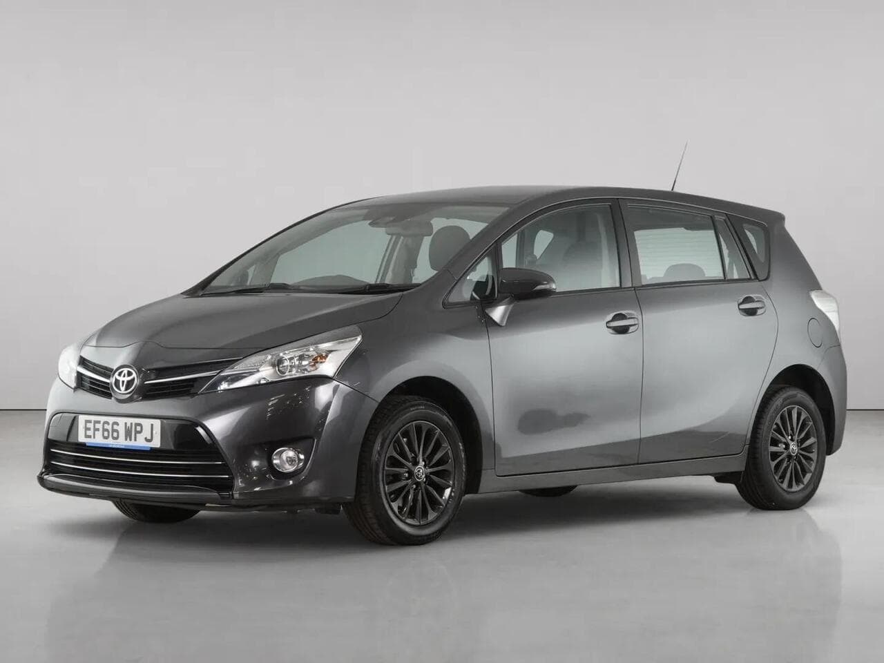 Toyota Verso thumbnail Front Left