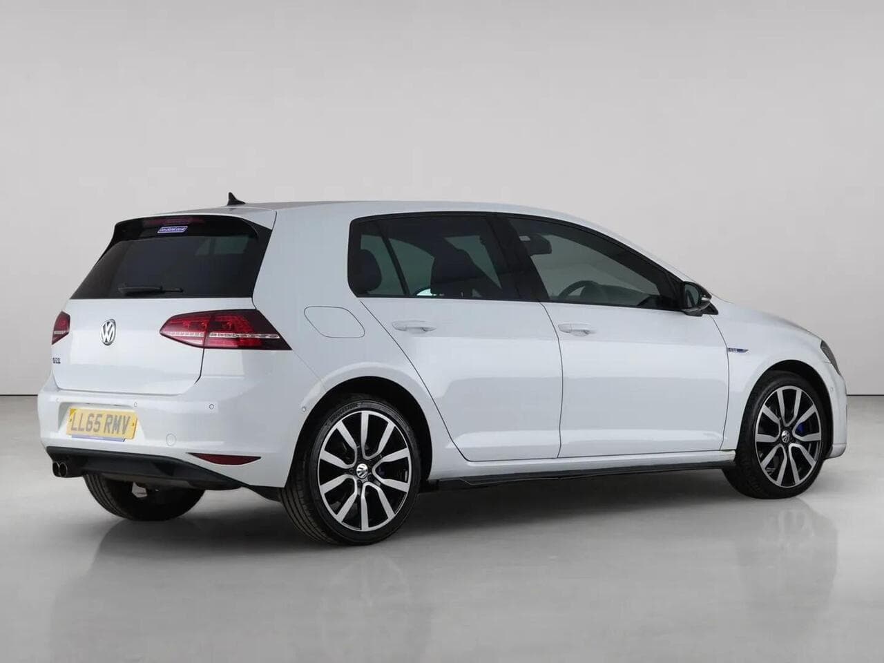 Volkswagen Golf thumbnail Side Right