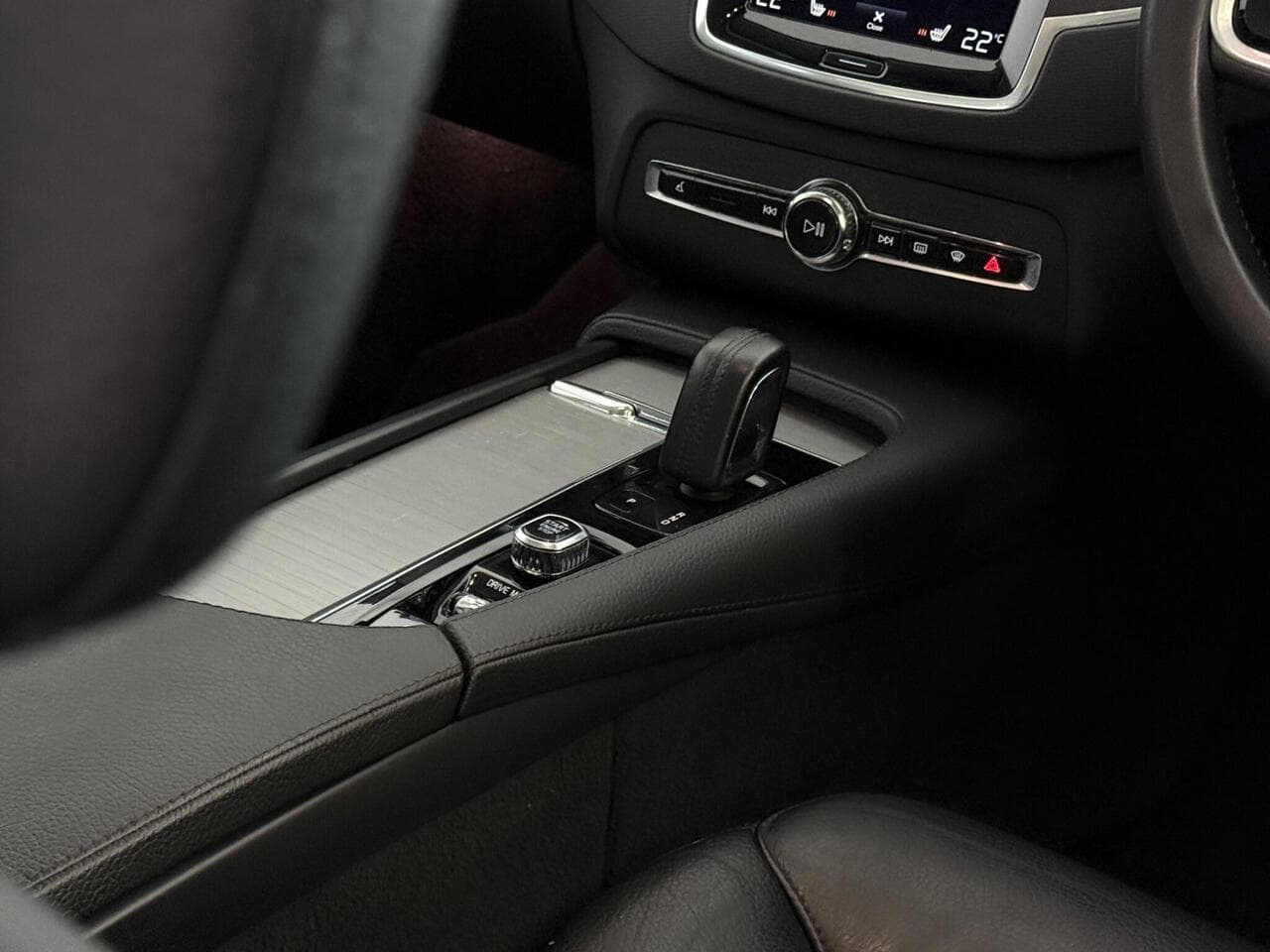 Volvo XC90 thumbnail Misc Controls