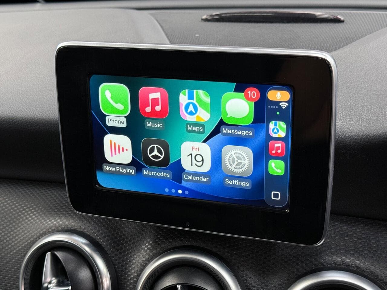 Mercedes-Benz A Class thumbnail Infotainment System