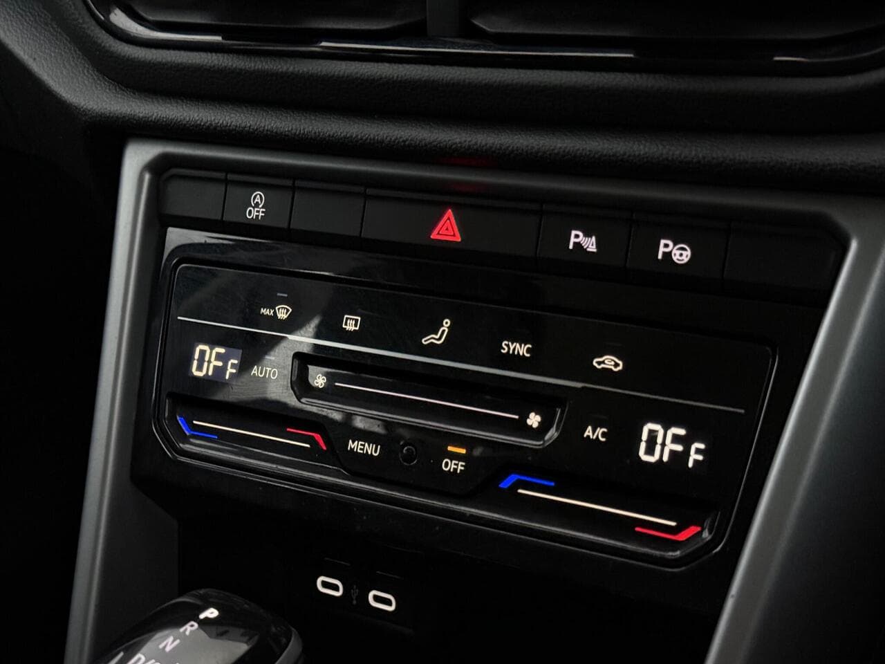 Volkswagen T-Roc thumbnail Infotainment System