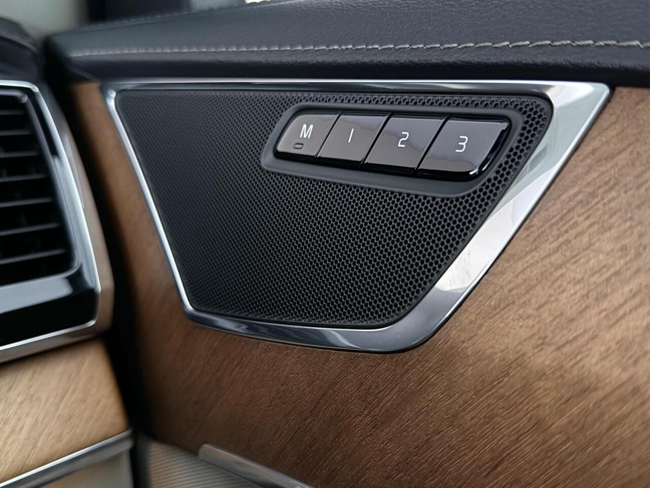 Volvo XC90 thumbnail Door Interior