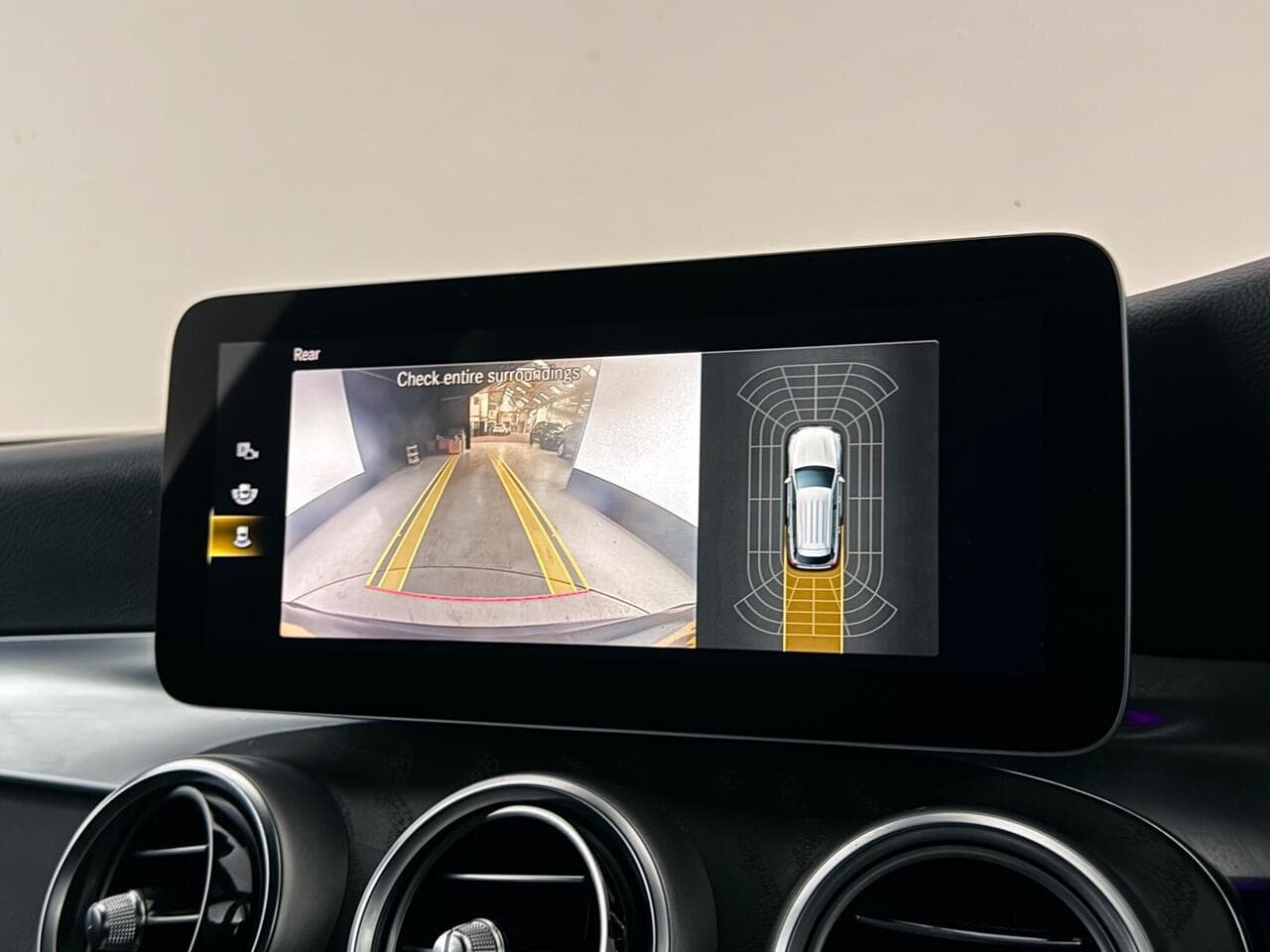 Mercedes-Benz GLC thumbnail Infotainment System
