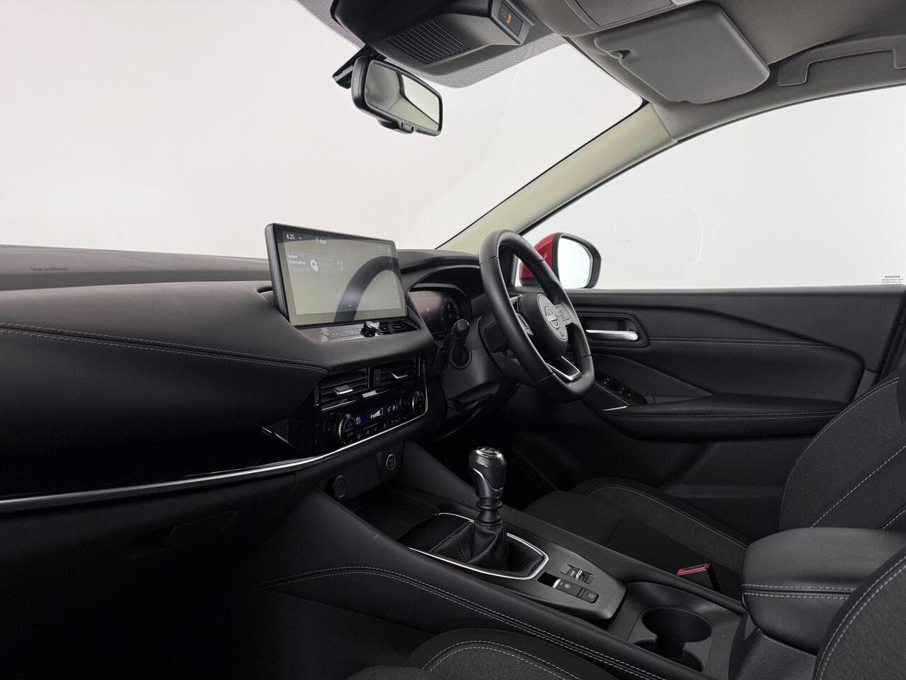 Nissan Qashqai thumbnail Interior Front