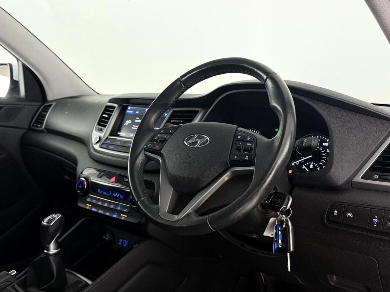 Hyundai TUCSON thumbnail Interior Front