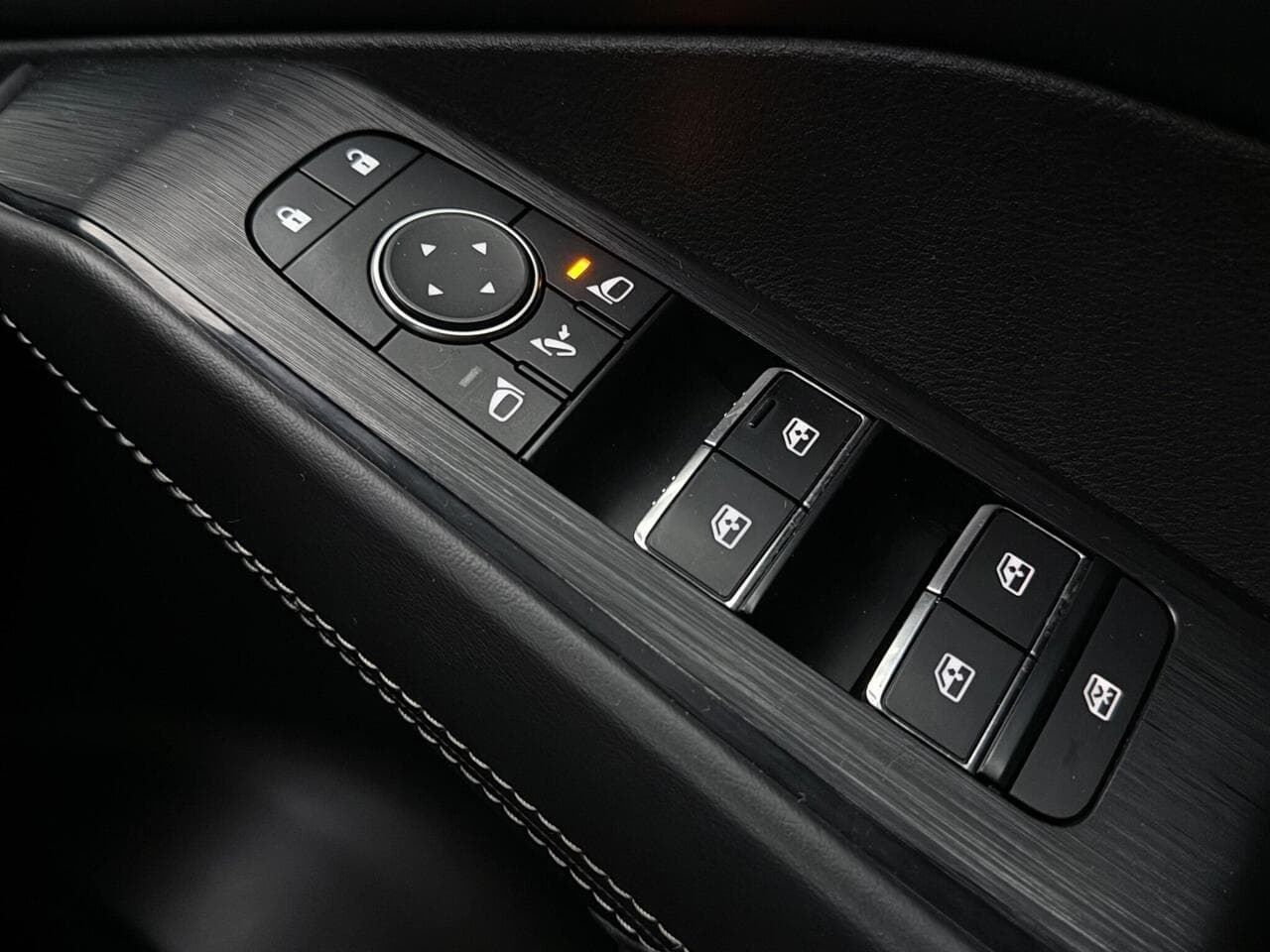 Nissan Qashqai thumbnail Misc Controls
