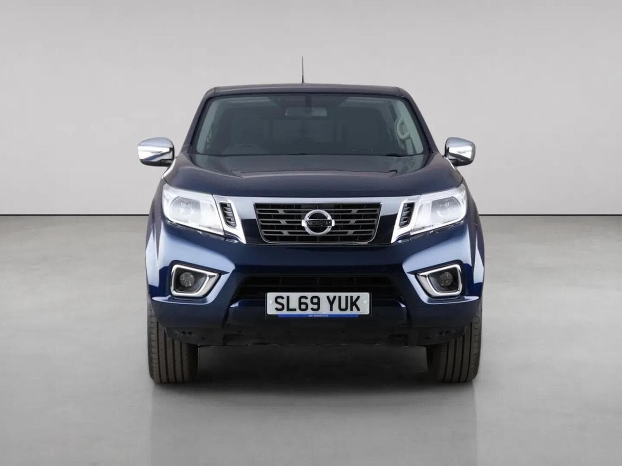 Nissan Navara thumbnail Front