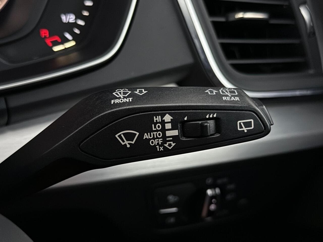 Audi Q5 thumbnail Misc Controls