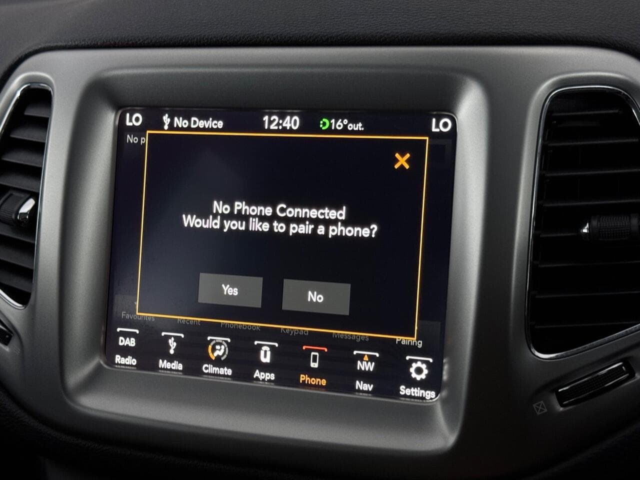 Jeep Compass thumbnail Infotainment System
