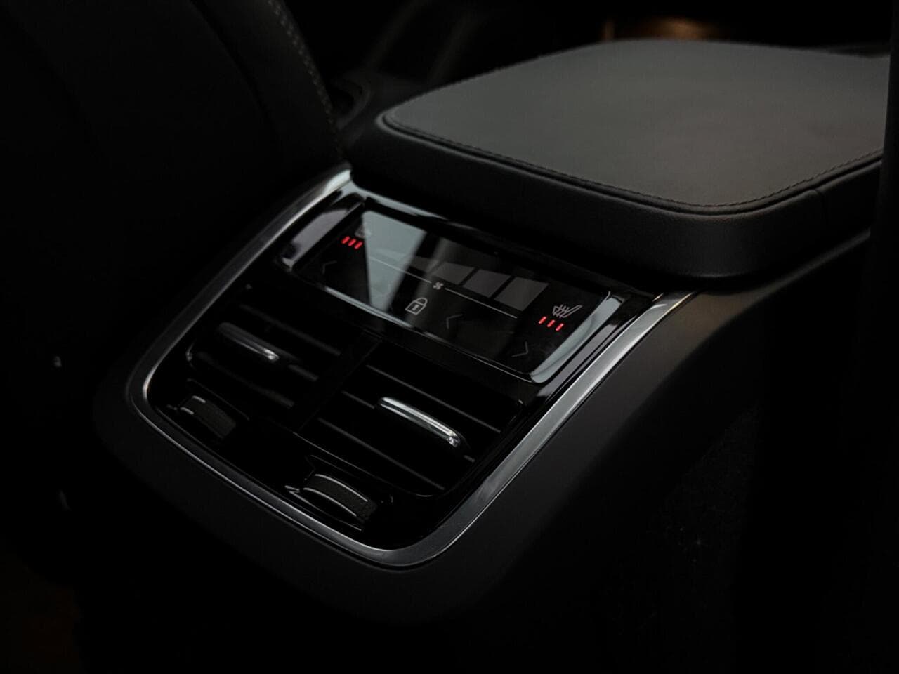 Volvo XC90 thumbnail Interior Front