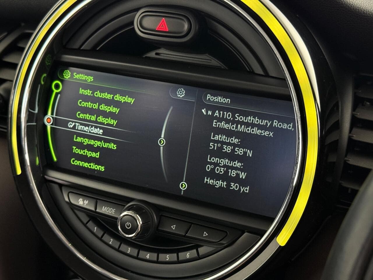 MINI Hatch thumbnail Infotainment System