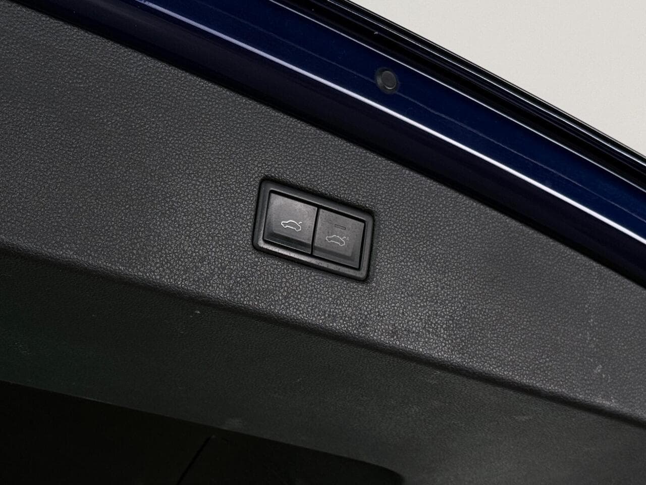 Volkswagen Tiguan thumbnail Misc Controls