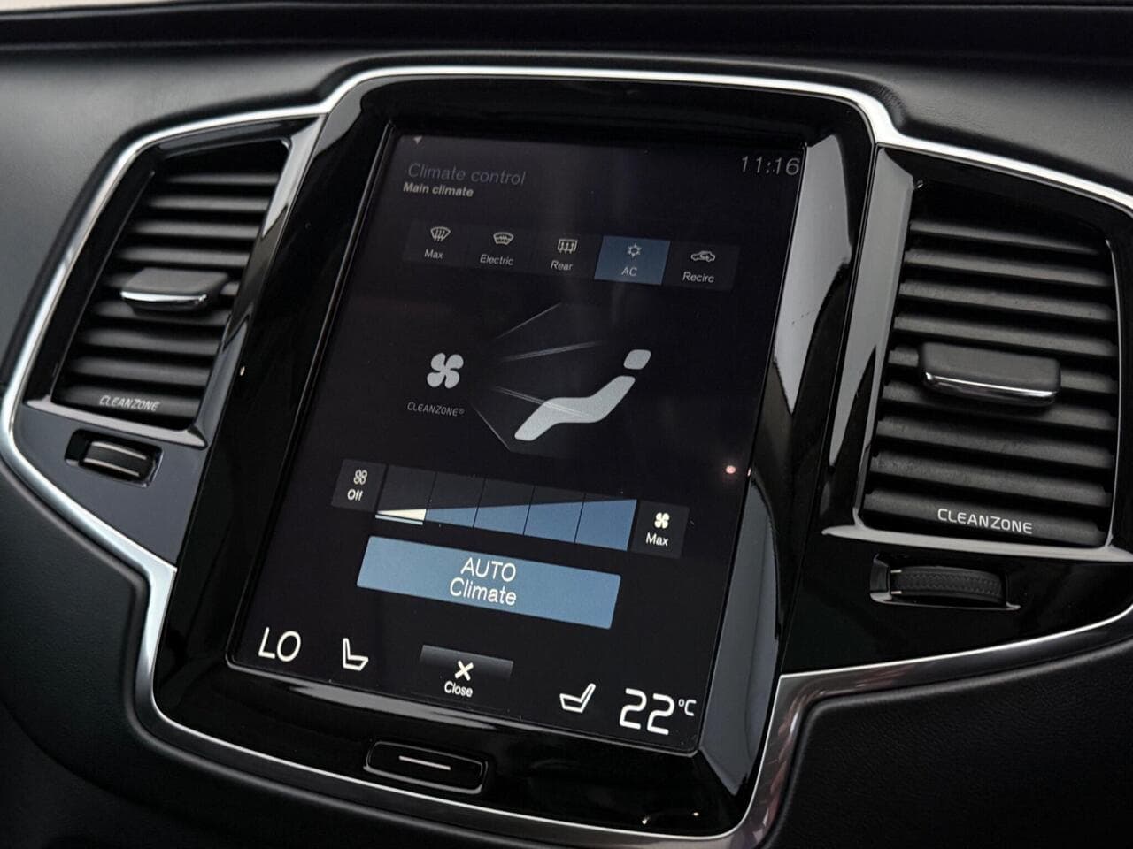 Volvo XC90 thumbnail Infotainment System