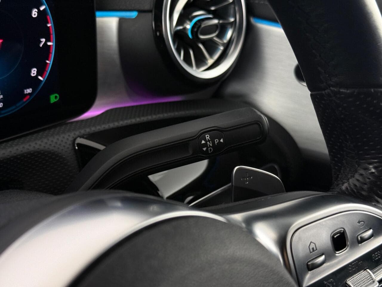 Mercedes-Benz CLA thumbnail Misc Controls