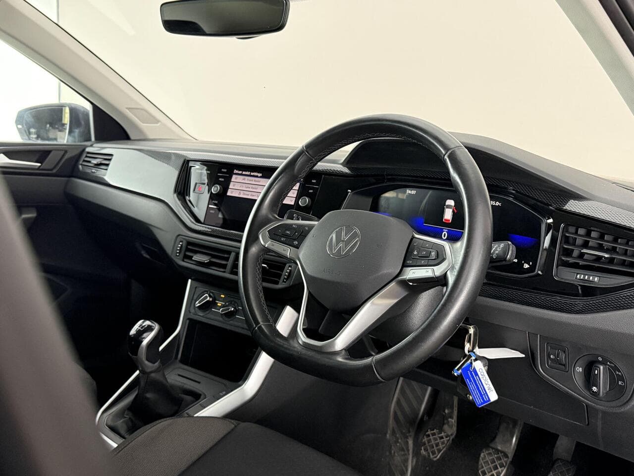 Volkswagen Polo thumbnail Interior Front
