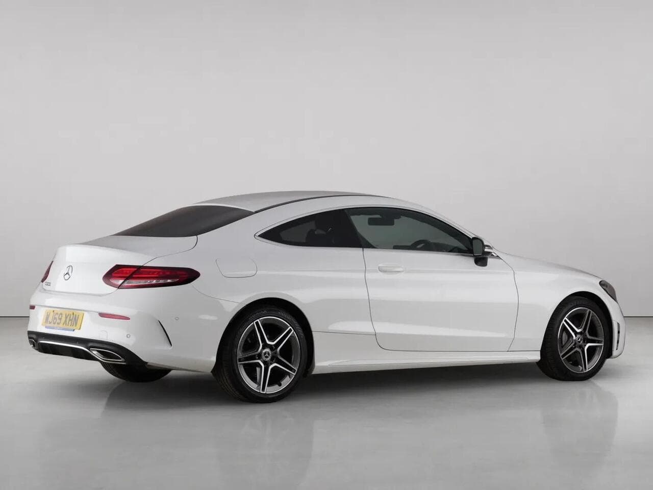 Mercedes-Benz C Class thumbnail Rear Right