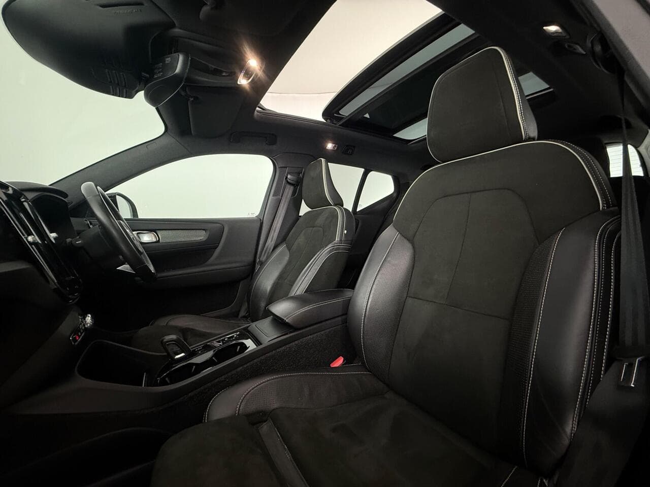 Volvo XC40 thumbnail Seat Front Passenger