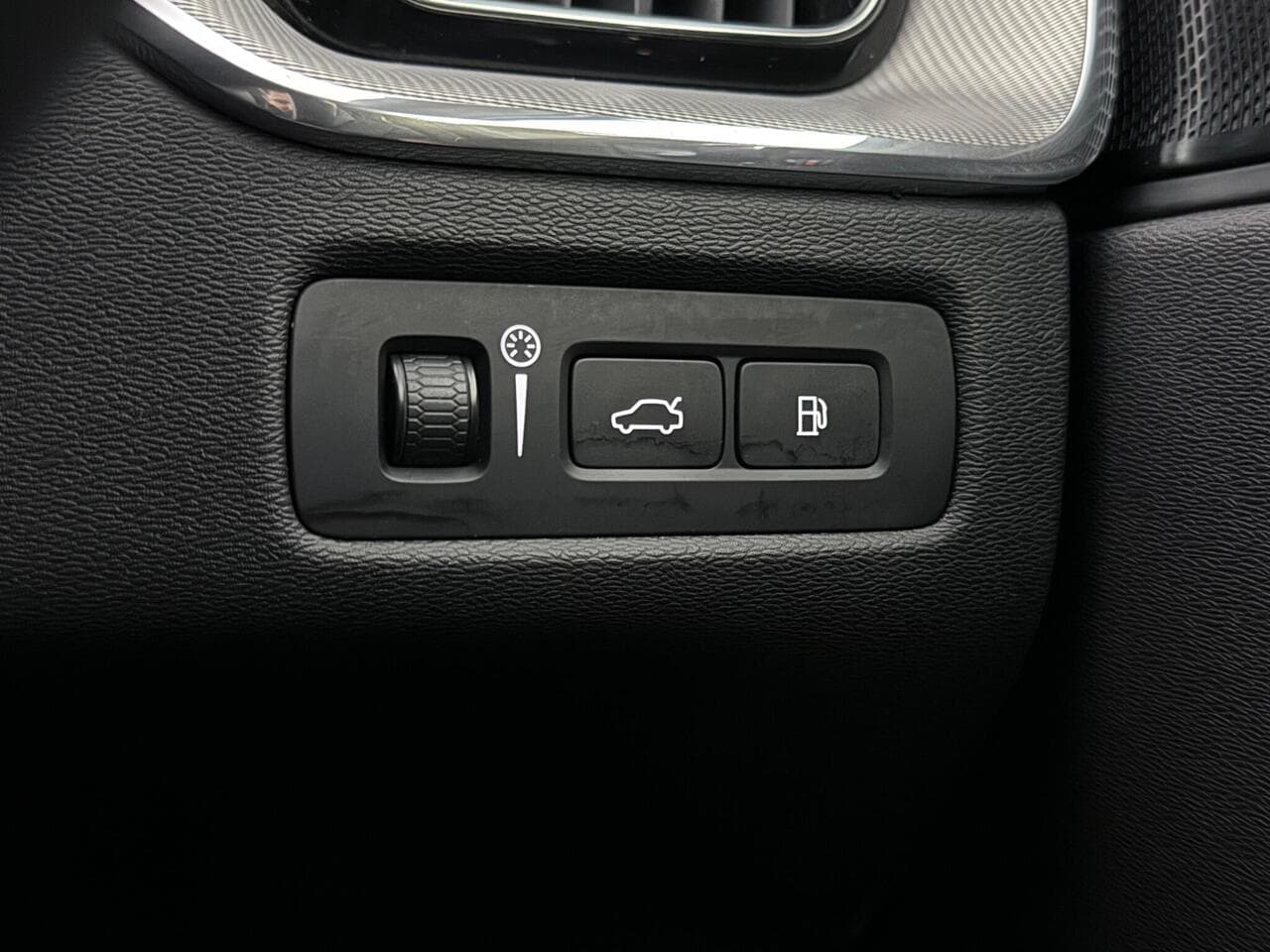 Volvo XC60 thumbnail Misc Controls
