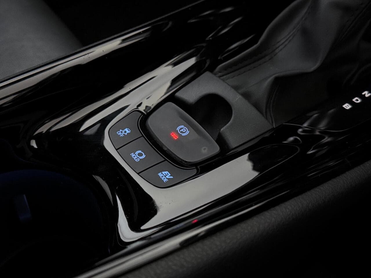 Toyota C-HR thumbnail Misc Controls