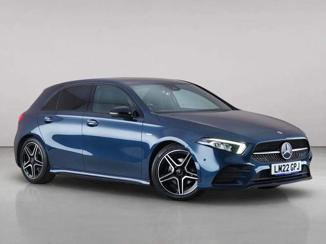 Mercedes-Benz A Class - Mercedes-Benz A Class 1.3 A180 AMG Line Edition (Executive) 7G-DCT Euro 6 (s/s) 5dr