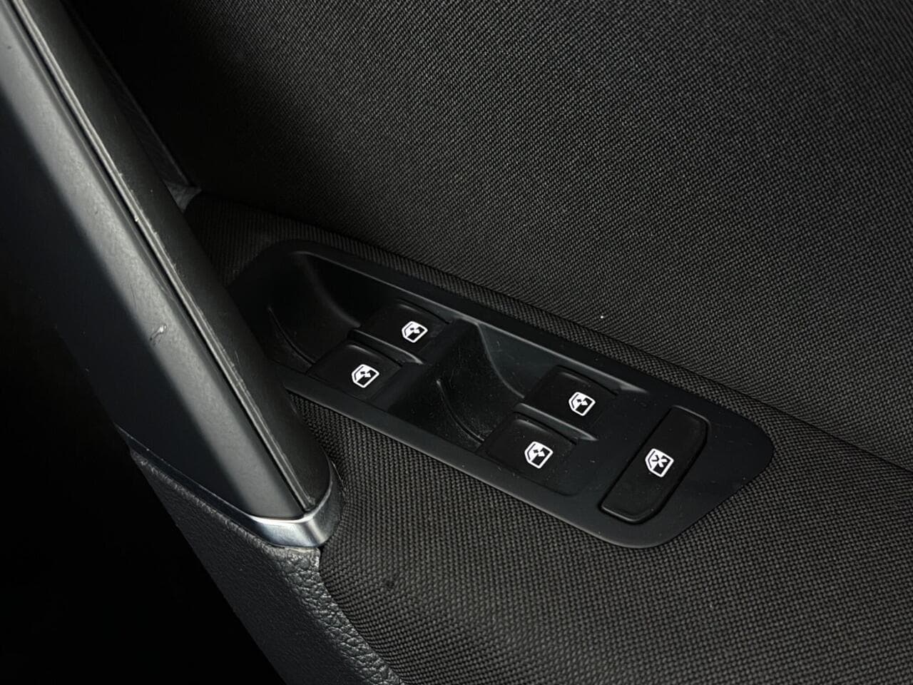 Volkswagen Golf thumbnail Misc Controls