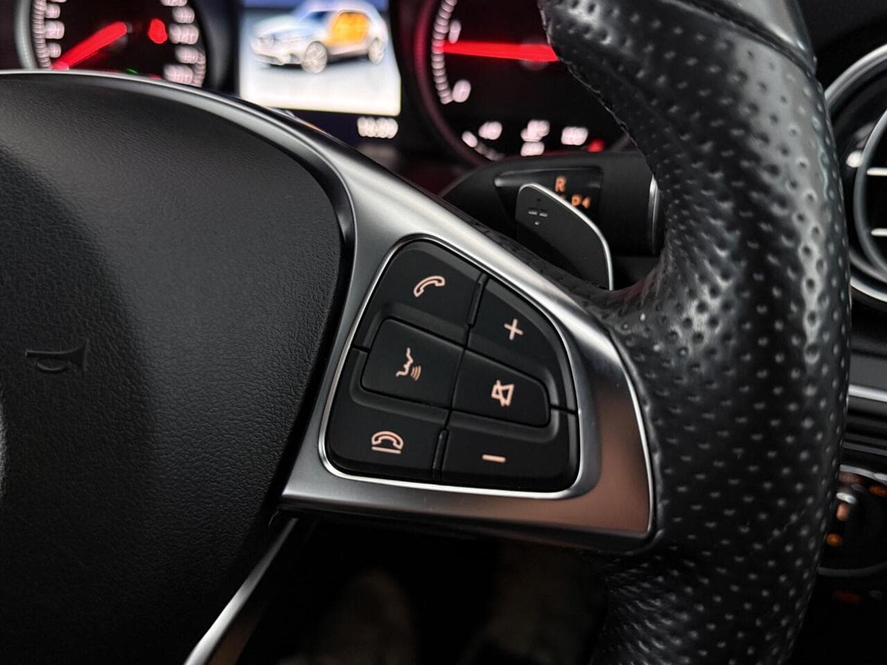 Mercedes-Benz GLC thumbnail Misc Controls