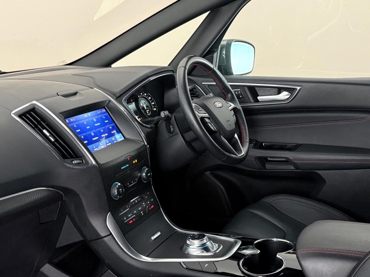Ford S-Max thumbnail Interior Front