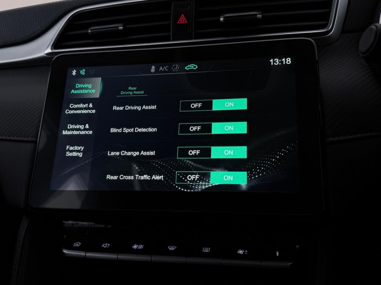 MG MG ZS thumbnail Infotainment System