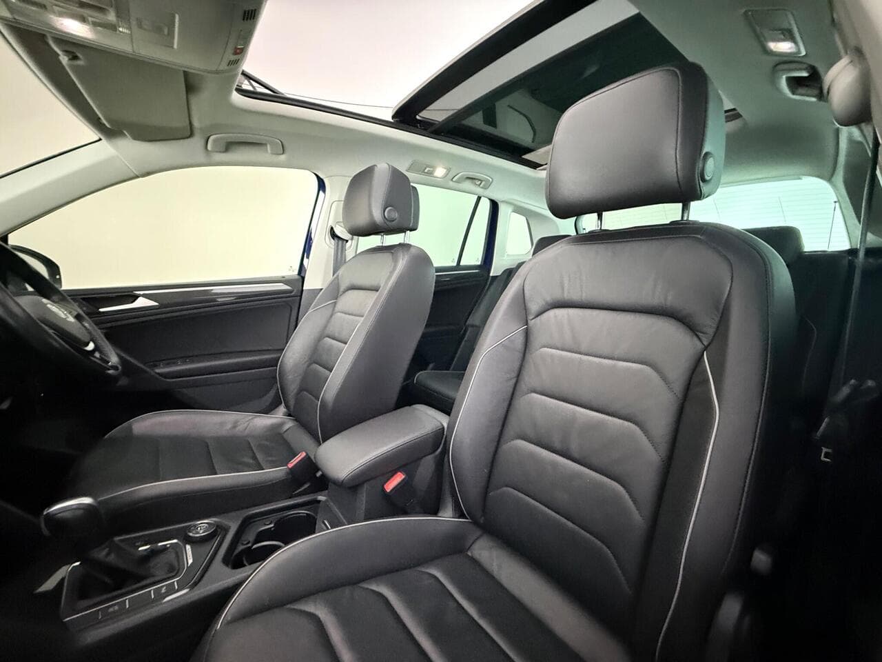 Volkswagen Tiguan thumbnail Seat Front Passenger
