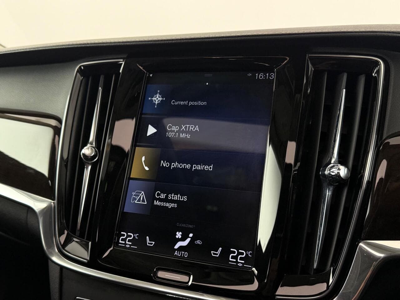 Volvo V90 thumbnail Infotainment System