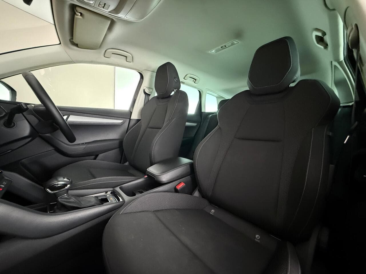 Skoda Karoq thumbnail Seat Front Passenger