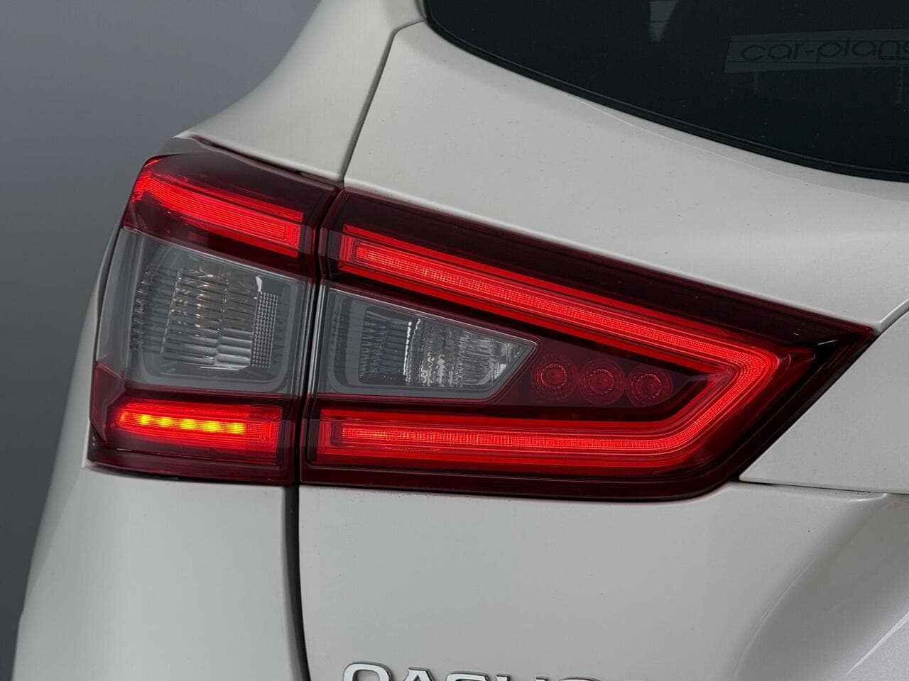 Nissan Qashqai thumbnail Lights Rear