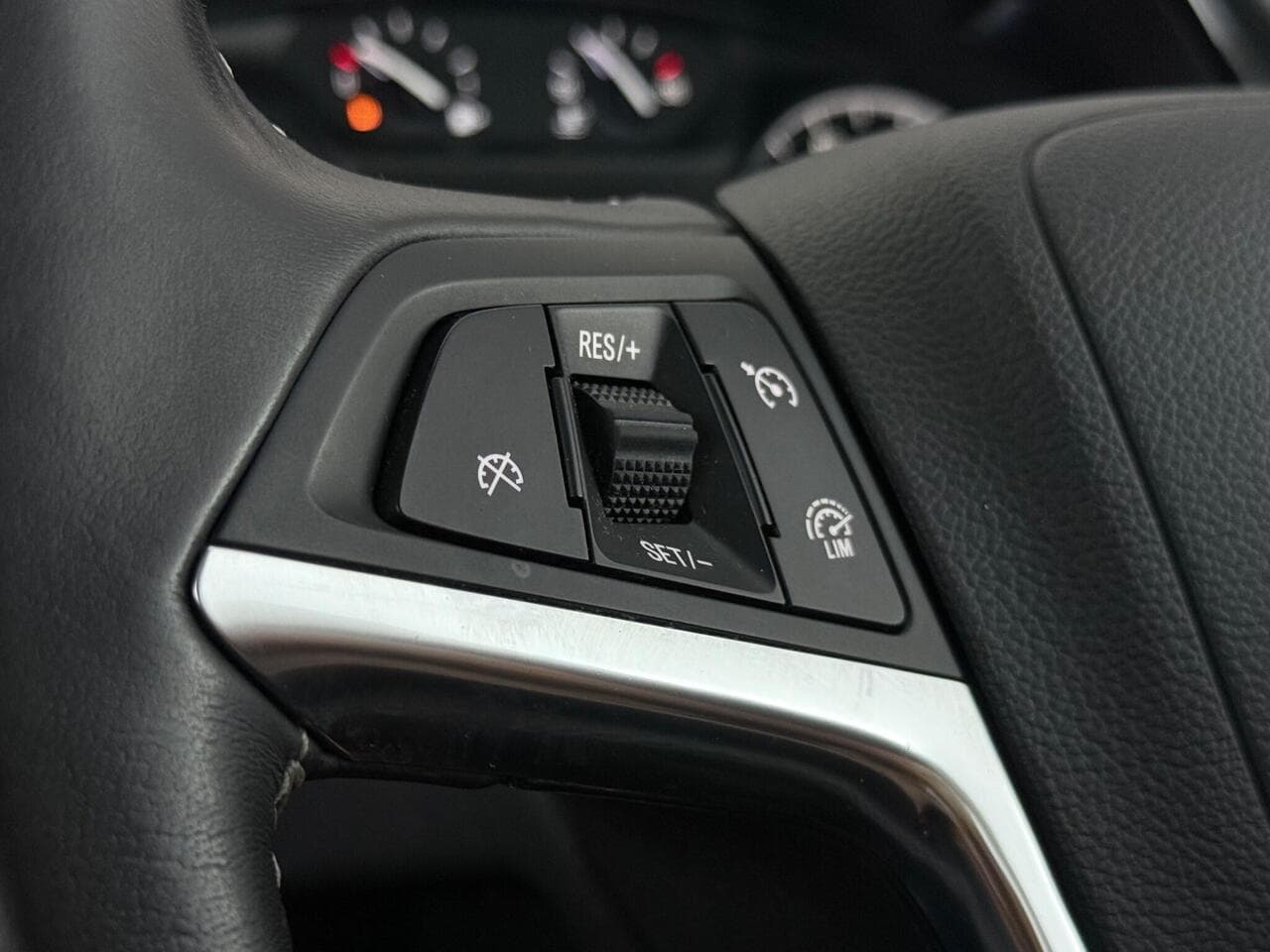 Vauxhall Mokka X thumbnail Misc Controls