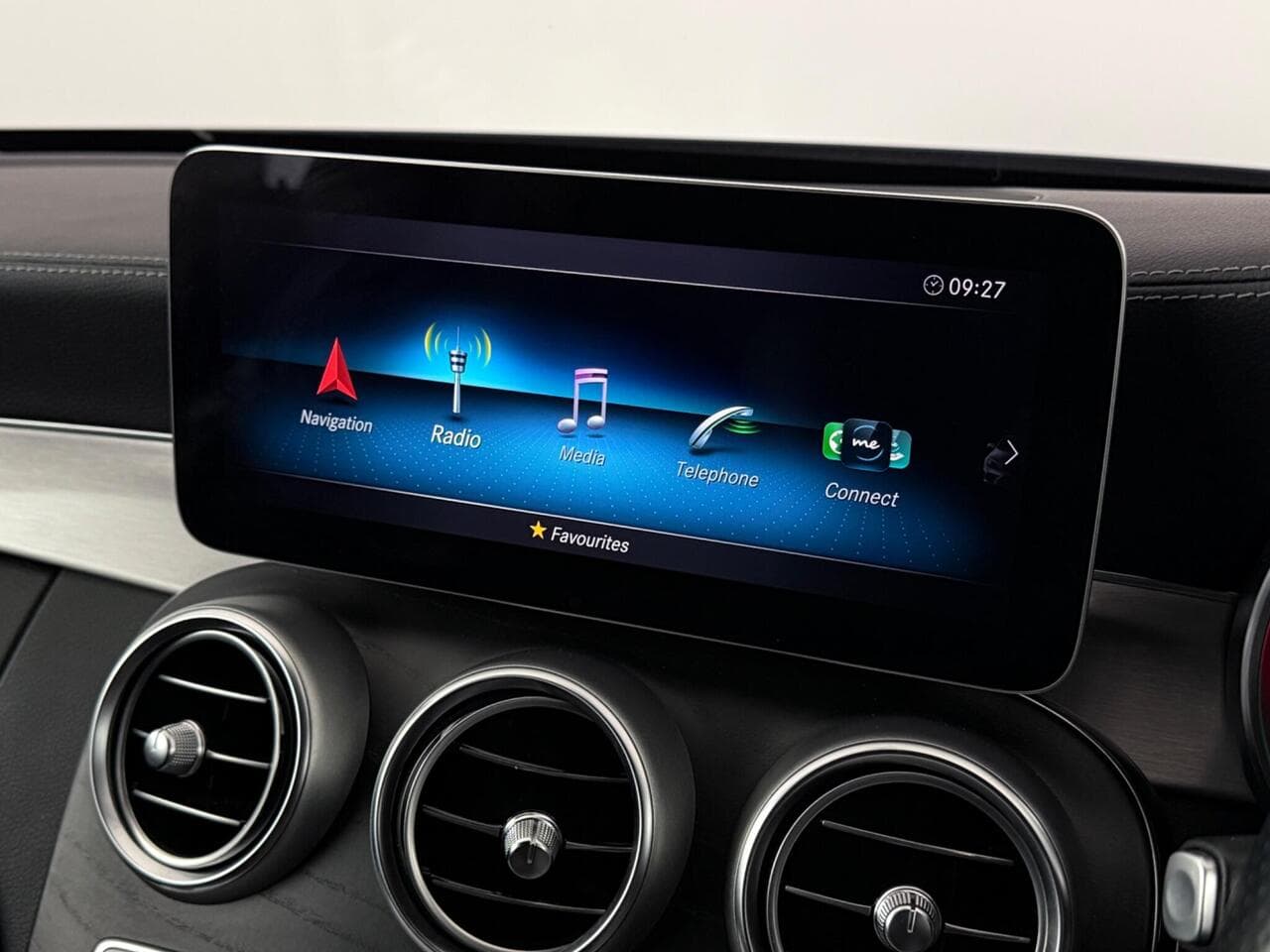 Mercedes-Benz C Class thumbnail Infotainment System