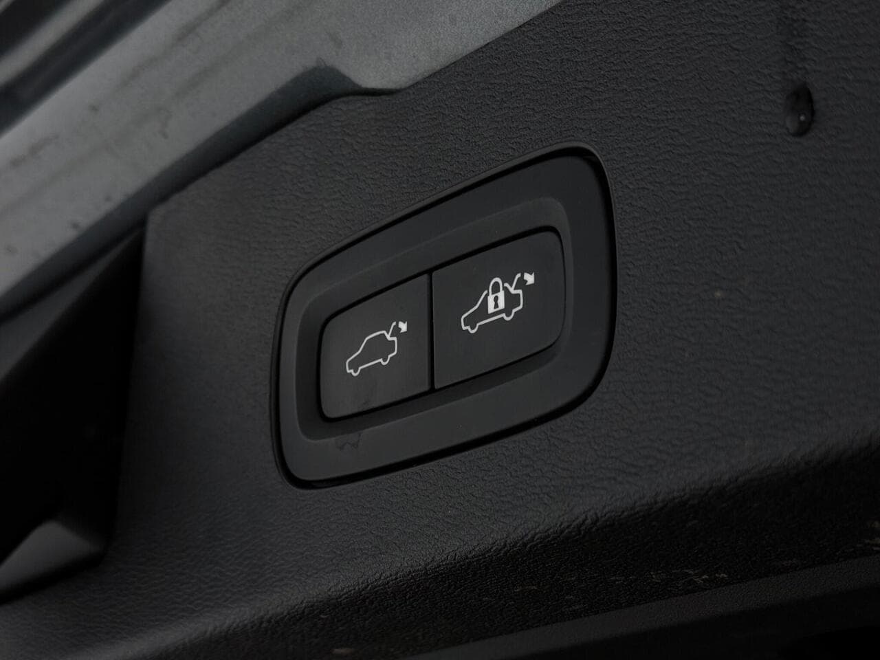 Volvo V60 thumbnail Misc Controls