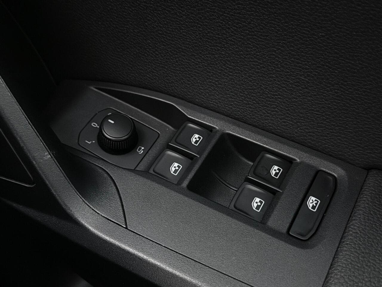 SEAT Arona thumbnail Misc Controls