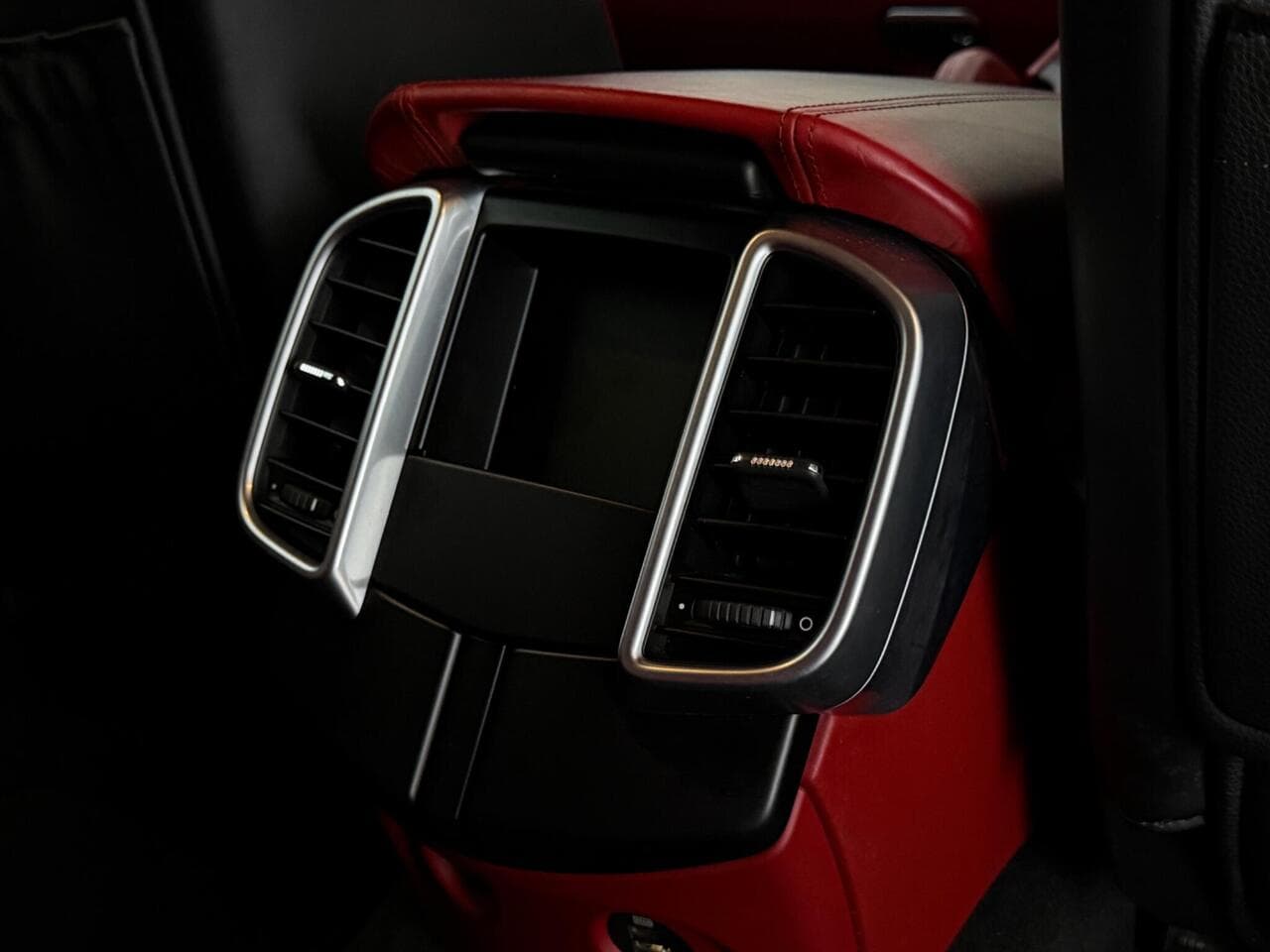 Porsche Cayenne thumbnail Inconclusive