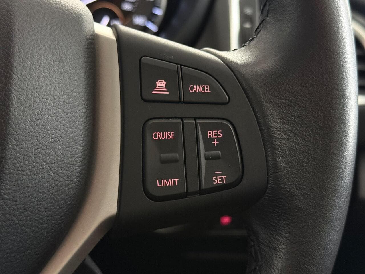 Suzuki S-Cross thumbnail Misc Controls