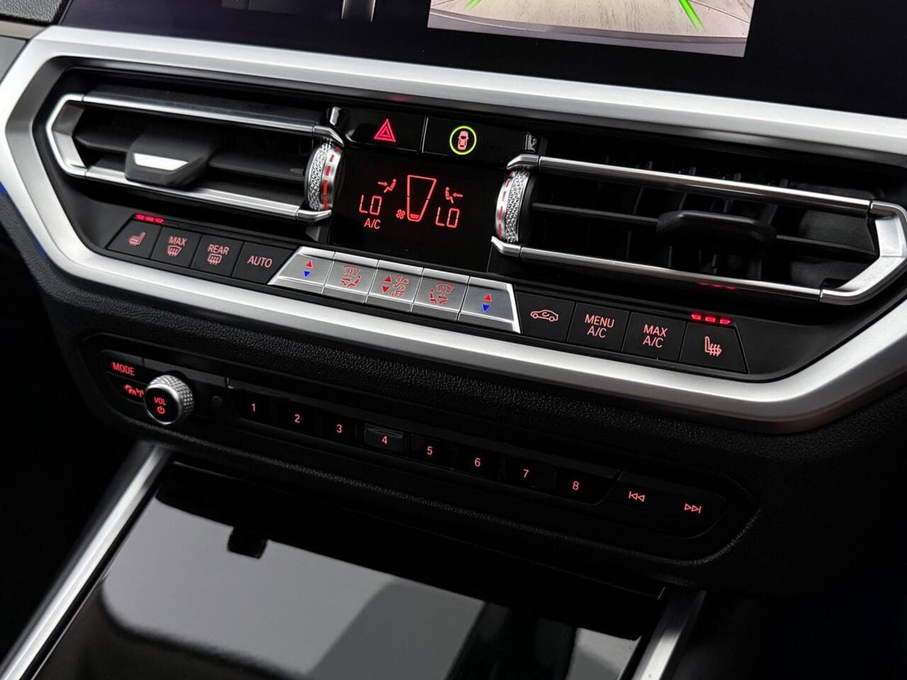 BMW 3 Series thumbnail Infotainment System