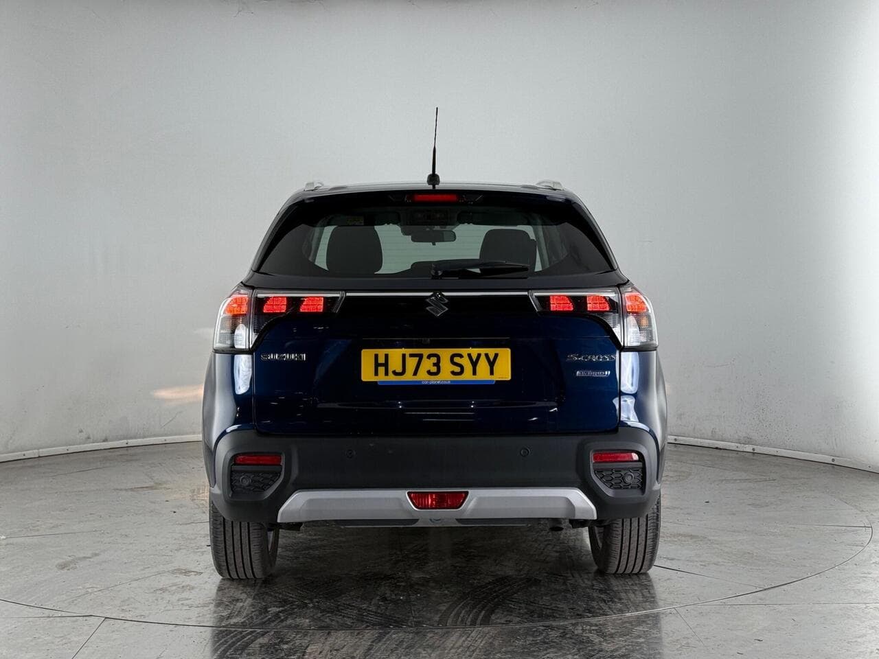 Suzuki S-Cross thumbnail Rear