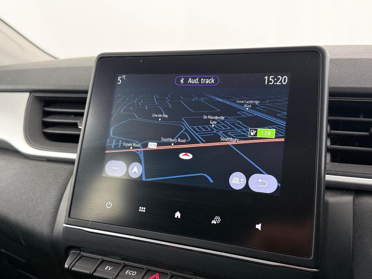 Renault Captur thumbnail Infotainment System