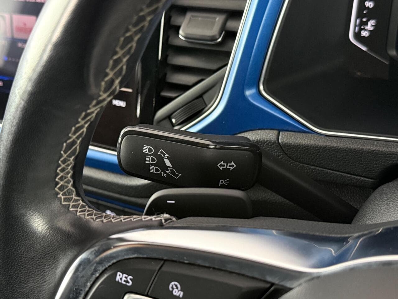 Volkswagen T-Roc thumbnail Misc Controls