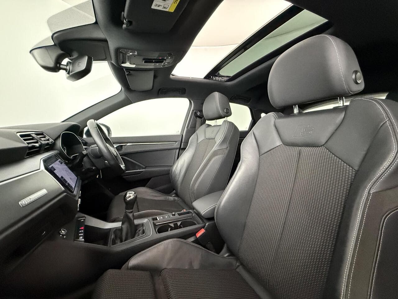 Audi Q3 thumbnail Seat Front Passenger