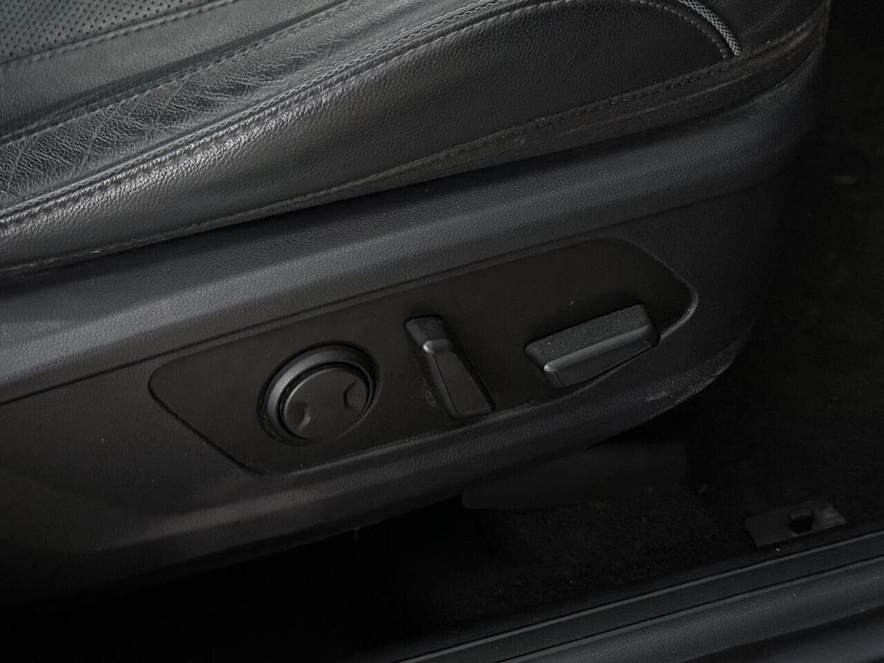 Hyundai TUCSON thumbnail Misc Controls