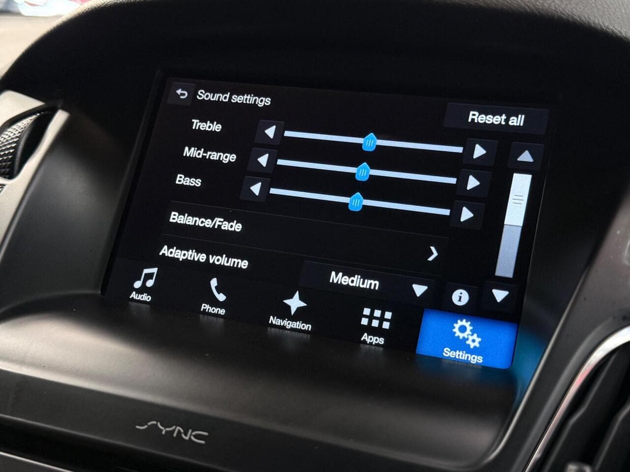 Ford Focus thumbnail Infotainment System