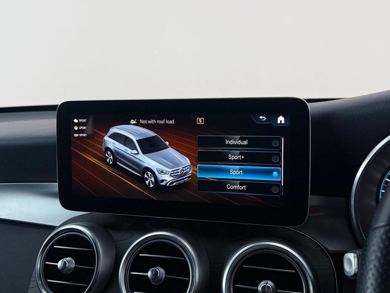 Mercedes-Benz GLC thumbnail Infotainment System