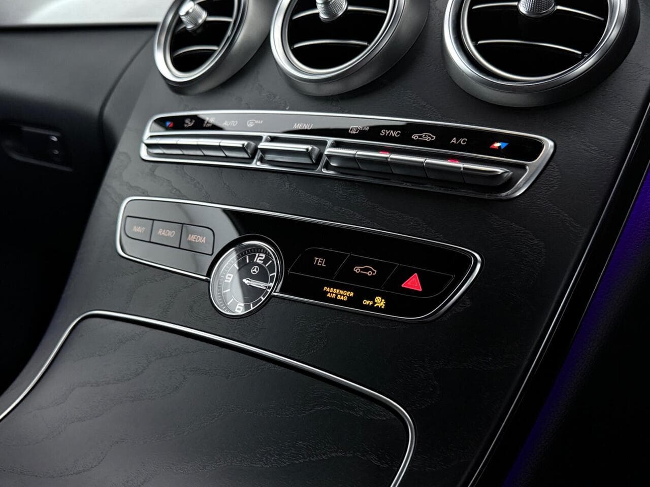 Mercedes-Benz C Class thumbnail Interior Front