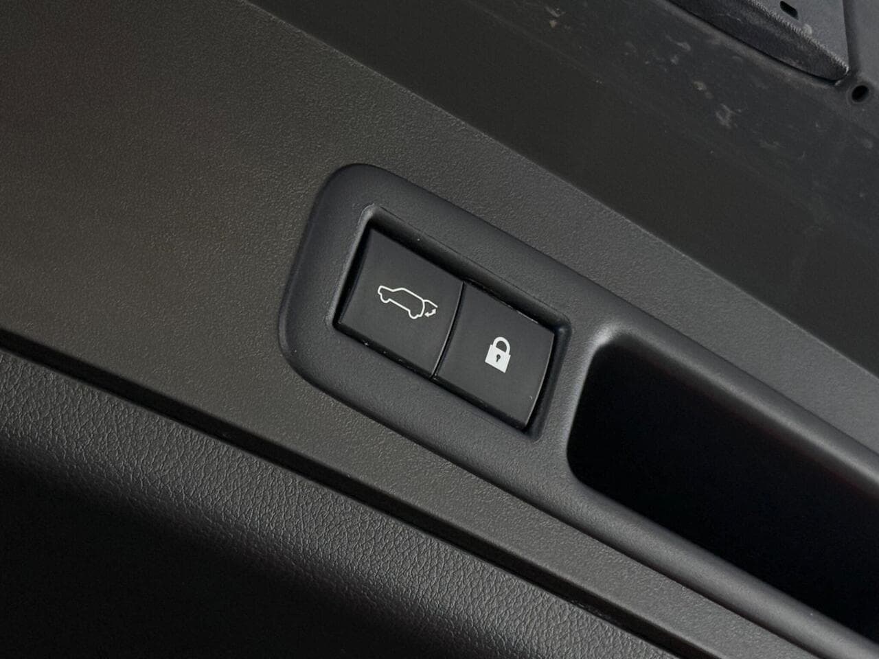 Lexus UX thumbnail Misc Controls