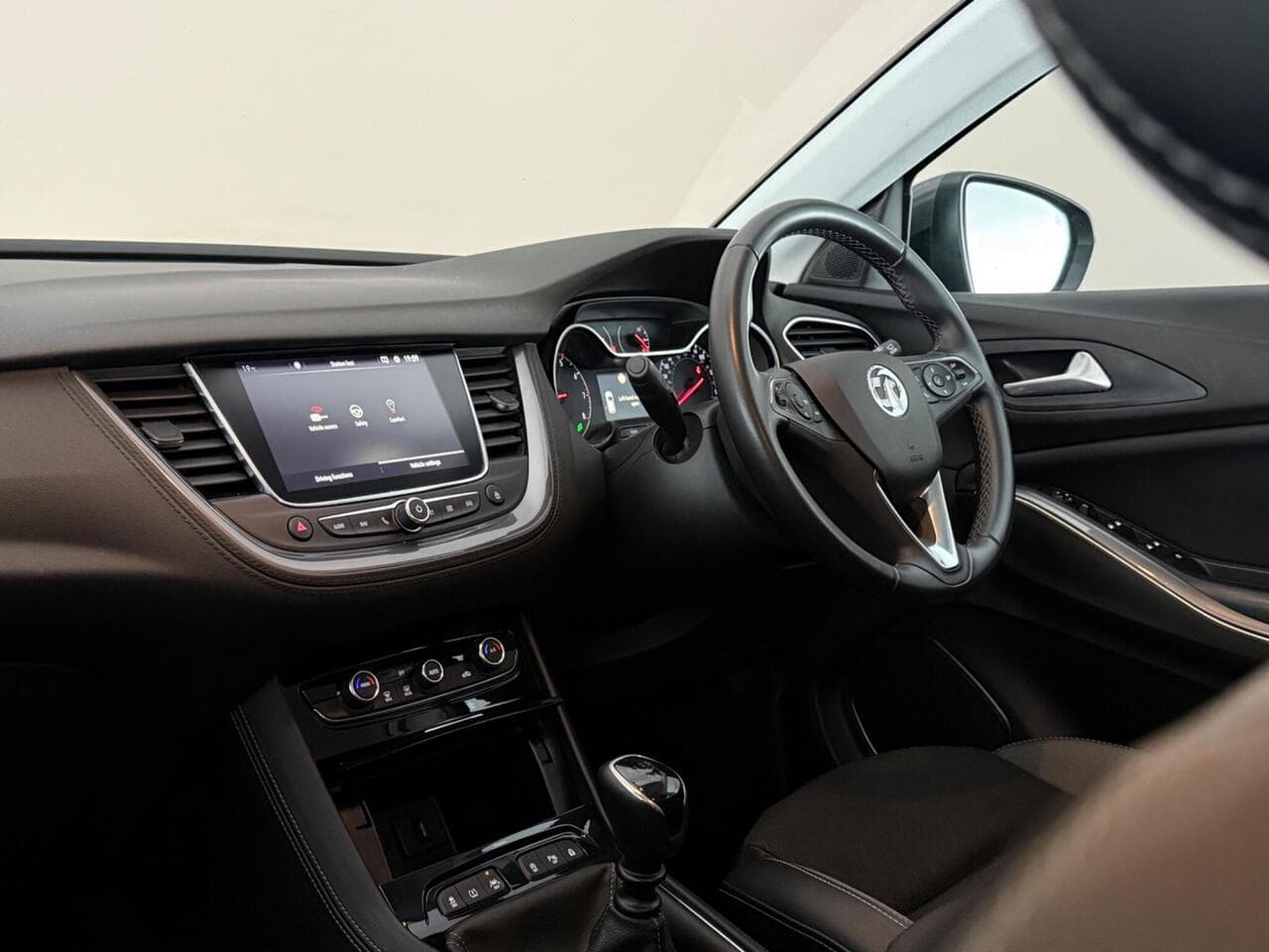 Vauxhall Grandland X thumbnail Interior Front