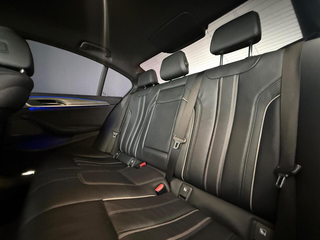 BMW 5 Series thumbnail Seats Rear